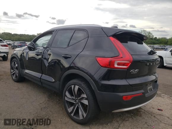 ✅ 2025 Volvo XC40 Plus Bright Theme • VIN: YV4L12UE0S2485658 • Lot: 70833025. Listed on Copart with 17,245 mi. Free auction sales archive from the USA and detailed vehicle history report at DreamBid. Image 2.