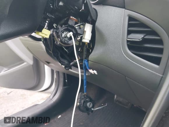 ✅ 2013 Hyundai Elantra GLS • VIN: 5NPDH4AE8DH422215 • Lot: 43422556. Listed on IAAI with 105,201 mi. Free auction sales archive from the USA and detailed vehicle history report at DreamBid. Image 14.