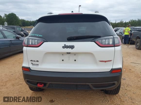 ✅ 2020 Jeep Cherokee Trailhawk • VIN: 1C4PJMBX8LD517802 • Лот: 43383473. Опубликован ранее на IAAI с пробегом 124 124 миль. Бесплатный доступ к архиву аукционных продаж из США и подробный отчёт об истории автомобиля на DreamBid. Изображение 16.