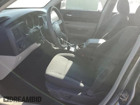 ✅ 2006 Dodge Charger • VIN: 2B3KA43G46H333233 • Лот: 81097705. Опубликован ранее на Copart с пробегом 119 085 миль. Бесплатный доступ к архиву аукционных продаж из США и подробный отчёт об истории автомобиля на DreamBid. Изображение 7.