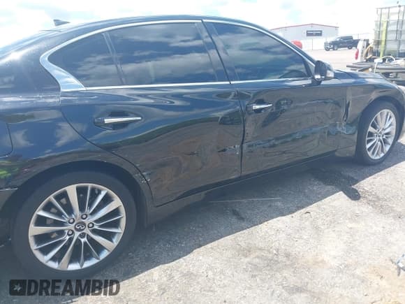 ✅ 2018 Infiniti Q50 Luxe • VIN: JN1EV7AP3JM356824 • Lot: 42233119. Listed on IAAI with 172,183 mi. Free auction sales archive from the USA and detailed vehicle history report at DreamBid. Image 6.