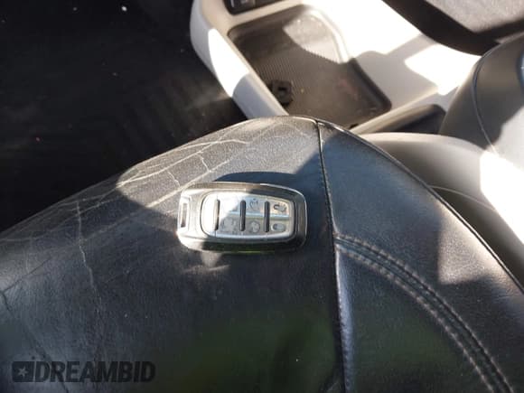 ✅ 2018 Chrysler Pacifica Touring L • VIN: 2C4RC1BGXJR119129 • Lot: 43166038. Listed on IAAI with 180,674 mi. Free auction sales archive from the USA and detailed vehicle history report at DreamBid. Image 11.