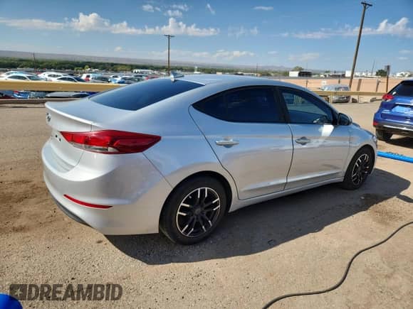 2017 Hyundai Elantra SE z VIN 5NPD74LF0HH201576, wystawiony jako Copart lot #85171515 z przebiegiem 81 010 mil mil oraz Szkoda całkowita • Salvage title. Historia ofert i sprzedaży dostępna na DreamBid. Obrazek 3.