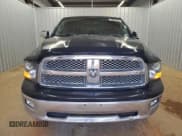 ✅ 2009 Dodge 1500 Laramie • VIN: 1D3HV13T79S779924 • Lot: 61179545. Wystawiony na Copart z przebiegiem 199 955 mil. Bezpłatny archiwum sprzedaży aukcyjnych z USA i szczegółowy raport historii pojazdu na DreamBid. Zdjęcie 5.