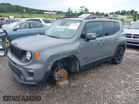 ✅ 2020 Jeep Renegade Latitude • VIN: ZACNJABB5LPL93142 • Lot: 42514438. Wystawiony na IAAI z przebiegiem 100 188 mil. Bezpłatny archiwum sprzedaży aukcyjnych z USA i szczegółowy raport historii pojazdu na DreamBid. Zdjęcie 2.