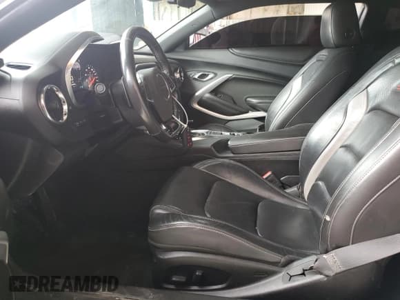 ✅ 2019 Chevrolet Camaro 2SS • VIN: 1G1FH1R73K0105684 • Lot: 81810655. Wystawiony na Copart z przebiegiem 106 588 mil. Bezpłatny archiwum sprzedaży aukcyjnych z USA i szczegółowy raport historii pojazdu na DreamBid. Zdjęcie 7.