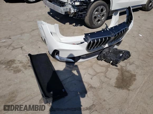 ✅ 2023 BMW X1 xDrive28i • VIN: WBX73EF04P5W51612 • Lot: 68497813. Wystawiony na Copart z przebiegiem 3 352 mil. Bezpłatny archiwum sprzedaży aukcyjnych z USA i szczegółowy raport historii pojazdu na DreamBid. Zdjęcie 13.