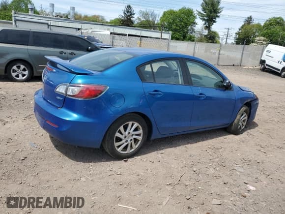 ✅ 2012 Mazda 3 i Touring • VIN: JM1BL1V71C1672059 • Lot: 54881745. Listed on Copart with 111,704 mi. Free auction sales archive from the USA and detailed vehicle history report at DreamBid. Image 3.