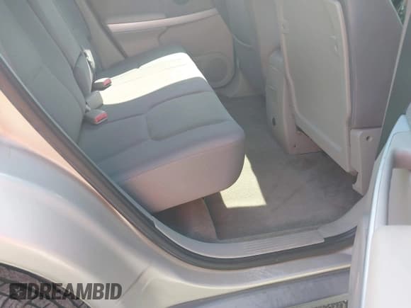 ✅ 2007 Chevrolet Equinox LT • VIN: 2CNDL63F376007940 • Лот: 42537293. Опубликован ранее на IAAI с пробегом 123 256 миль. Бесплатный доступ к архиву аукционных продаж из США и подробный отчёт об истории автомобиля на DreamBid. Изображение 8.