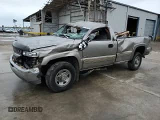 2000 Chevrolet Silverado 2500 с VIN 1GCGK24U4YE173455, выставлен на аукционе Copart как лот 79825213 с пробегом 140 404 миль миль и Списание • Salvage title. История ставок и продаж доступна на DreamBid. Изображение 1.