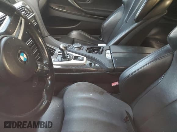 ✅ 2015 BMW M6 • VIN: WBSLZ9C58FD651420 • Lot: 43480755. Wystawiony na Copart z przebiegiem 134 753 mil. Bezpłatny archiwum sprzedaży aukcyjnych z USA i szczegółowy raport historii pojazdu na DreamBid. Zdjęcie 8.