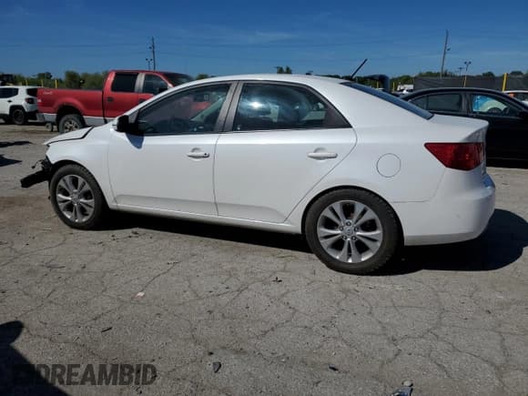 ✅ 2013 Kia Forte EX • VIN: KNAFU4A23D5665129 • Lot: 69985785. Wystawiony na Copart z przebiegiem 103 789 mil. Bezpłatny archiwum sprzedaży aukcyjnych z USA i szczegółowy raport historii pojazdu na DreamBid. Zdjęcie 2.
