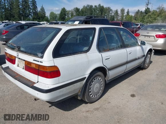 ✅ 1991 Honda Accord LX • VIN: 1HGCB9850MA023078 • Lot: 42783150. Listed on IAAI with 183,035 mi. Free auction sales archive from the USA and detailed vehicle history report at DreamBid. Image 4.