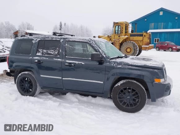 ✅ 2008 Jeep Patriot Limited • VIN: 1J8FF48W78D649087 • Lot: 43618228. Wystawiony na IAAI z przebiegiem 89 406 mil. Bezpłatny archiwum sprzedaży aukcyjnych z USA i szczegółowy raport historii pojazdu na DreamBid. Zdjęcie 13.
