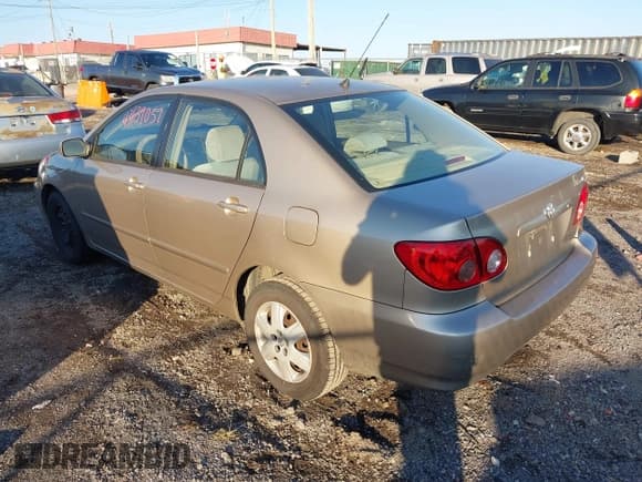 ✅ 2005 Toyota Corolla LE • VIN: 1NXBR32E55Z525799 • Lot: 43639057. Listed on IAAI with 122,413 mi. Free auction sales archive from the USA and detailed vehicle history report at DreamBid. Image 3.