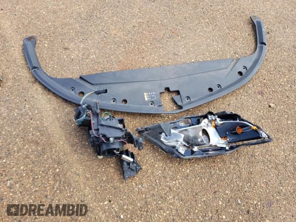 ✅ 2015 Chevrolet Impala LT • VIN: 2G1125S35F9142936 • Лот: 73412864. Опубликован ранее на Copart с пробегом 125 691 миль. Бесплатный доступ к архиву аукционных продаж из США и подробный отчёт об истории автомобиля на DreamBid. Изображение 14.