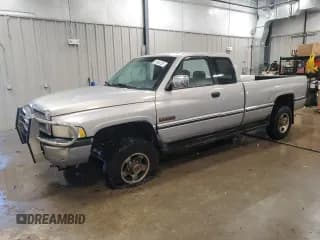 ✅ 1997 Dodge 2500 • VIN: 3B7KF23D8VG821271 • Lot: 41924725. Listed on Copart with 137,707 mi. Free auction sales archive from the USA and detailed vehicle history report at DreamBid. Image 1.