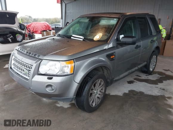 ✅ 2008 Land Rover LR2 SE • VIN: SALFS24N58H031546 • Lot: 43573918. Wystawiony na IAAI z przebiegiem 211 576 mil. Bezpłatny archiwum sprzedaży aukcyjnych z USA i szczegółowy raport historii pojazdu na DreamBid. Zdjęcie 2.