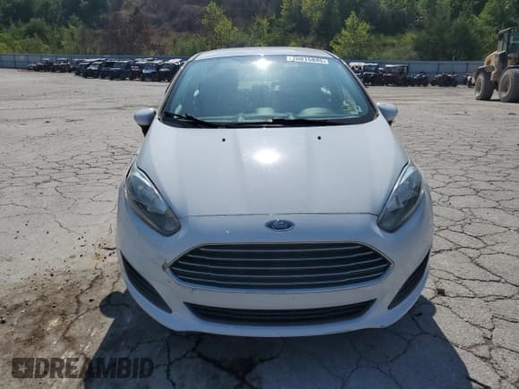 ✅ 2019 Ford Fiesta S • VIN: 3FADP4AJXKM129445 • Лот: 70015845. Опубликован ранее на Copart с пробегом 48 476 миль. Бесплатный доступ к архиву аукционных продаж из США и подробный отчёт об истории автомобиля на DreamBid. Изображение 5.