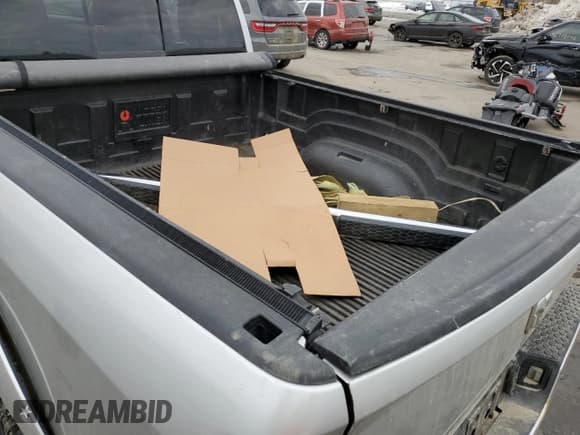 ✅ 2015 Ram 2500 SLT • VIN: 3C6TR5DT4FG610645 • Лот: 47831585. Опубликован ранее на Copart с пробегом 140 468 миль. Бесплатный доступ к архиву аукционных продаж из США и подробный отчёт об истории автомобиля на DreamBid. Изображение 14.