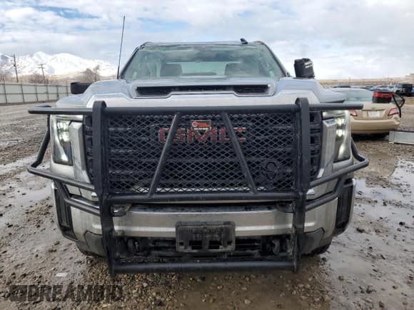 ✅ 2024 GMC Sierra 3500HD Pro • VIN: 1GT49SEY8RF209188 • Lot: 86116294. Wystawiony na Copart z przebiegiem 59 076 mil. Bezpłatny archiwum sprzedaży aukcyjnych z USA i szczegółowy raport historii pojazdu na DreamBid. Zdjęcie 5.
