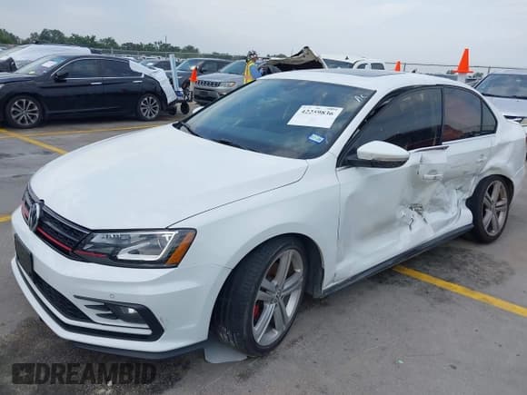 ✅ 2016 Volkswagen Jetta GLI SE • VIN: 3VW4S7AJXGM359145 • Lot: 42259836. Wystawiony na IAAI z przebiegiem 111 313 mil. Bezpłatny archiwum sprzedaży aukcyjnych z USA i szczegółowy raport historii pojazdu na DreamBid. Zdjęcie 2.