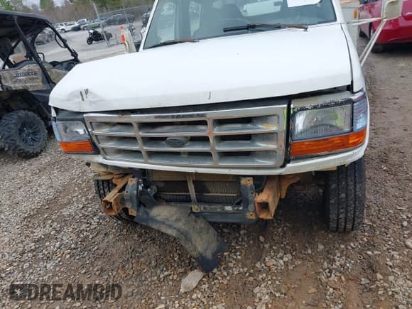 ✅ 1997 Ford F-250 • VIN: 1FTHW25F9VEA04505 • Lot: 41396056. Wystawiony na IAAI z przebiegiem 287 294 mil. Bezpłatny archiwum sprzedaży aukcyjnych z USA i szczegółowy raport historii pojazdu na DreamBid. Zdjęcie 13.