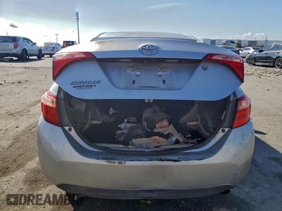 ✅ 2017 Toyota Corolla LE • VIN: 5YFBURHE8HP584330 • Лот: 94416175. Опубликован ранее на Copart с пробегом Не указан. Бесплатный доступ к архиву аукционных продаж из США и подробный отчёт об истории автомобиля на DreamBid. Изображение 6.