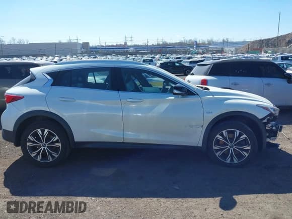 ✅ 2018 Infiniti QX30 Essential • VIN: SJKCH5CR9JA006112 • Lot: 41841637. Listed on IAAI with 65,126 mi. Free auction sales archive from the USA and detailed vehicle history report at DreamBid. Image 13.