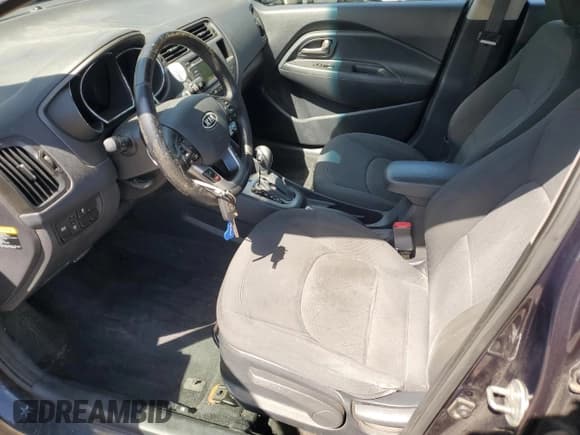 ✅ 2012 Kia Rio EX • VIN: KNADN4A32C6059925 • Lot: 71891095. Wystawiony na Copart z przebiegiem 101 913 mil. Bezpłatny archiwum sprzedaży aukcyjnych z USA i szczegółowy raport historii pojazdu na DreamBid. Zdjęcie 7.