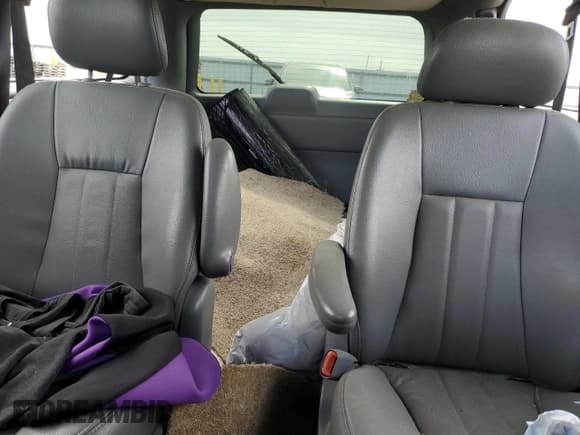 ✅ 2004 Dodge Caravan EX • VIN: 2D4GP74L44R526329 • Lot: 58560445. Listed on Copart with 229,938 mi. Free auction sales archive from the USA and detailed vehicle history report at DreamBid. Image 10.