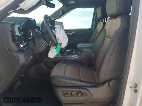 2024 Chevrolet Silverado 1500 High Country с VIN 1GCUDJED9RZ246979, выставлен на аукционе Copart как лот 61488795 с пробегом 23 552 миль миль и Списание • Salvage title. История ставок и продаж доступна на DreamBid. Изображение 7.