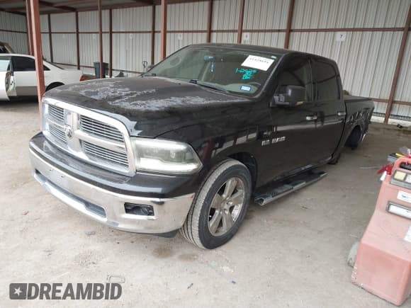 ✅ 2009 Dodge 1500 SLT • VIN: 1D3HB13T49S712884 • Lot: 41428616. Wystawiony na IAAI z przebiegiem 213 978 mil. Bezpłatny archiwum sprzedaży aukcyjnych z USA i szczegółowy raport historii pojazdu na DreamBid. Zdjęcie 2.
