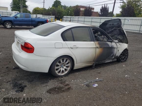 ✅ 2007 BMW 3 Series 328xi • VIN: WBAVC93567K033119 • Лот: 84010085. Опубликован ранее на Copart с пробегом Не указан. Бесплатный доступ к архиву аукционных продаж из США и подробный отчёт об истории автомобиля на DreamBid. Изображение 3.