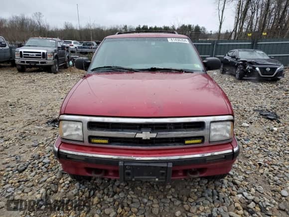 1997 Chevrolet Blazer LS z VIN 1GNDT13W6V2182627, wystawiony jako Copart lot #81456354 z przebiegiem 183 550 mil mil oraz Szkoda całkowita • Salvage title. Historia ofert i sprzedaży dostępna na DreamBid. Obrazek 5.
