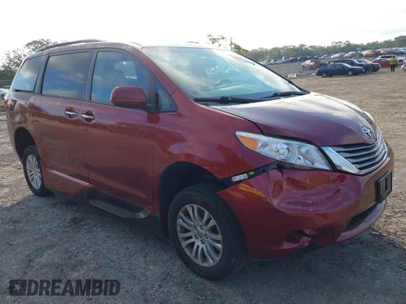 ✅ 2016 Toyota Sienna XLE • VIN: 5TDYK3DC8GS701072 • Lot: 41154795. Listed on IAAI with 52,600 mi. Free auction sales archive from the USA and detailed vehicle history report at DreamBid. Image 1.