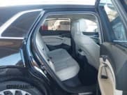 ✅ 2019 Audi e-tron Prestige • VIN: WA1VABGE8KB020773 • Лот: 43889062. Опубликован ранее на IAAI с пробегом 19 112 миль. Бесплатный доступ к архиву аукционных продаж из США и подробный отчёт об истории автомобиля на DreamBid. Изображение 8.