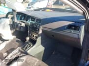 ✅ 2019 Volkswagen Golf S • VIN: 3VWM17AU6KM519091 • Lot: 43773390. Wystawiony na IAAI z przebiegiem 93 689 mil. Bezpłatny archiwum sprzedaży aukcyjnych z USA i szczegółowy raport historii pojazdu na DreamBid. Zdjęcie 5.