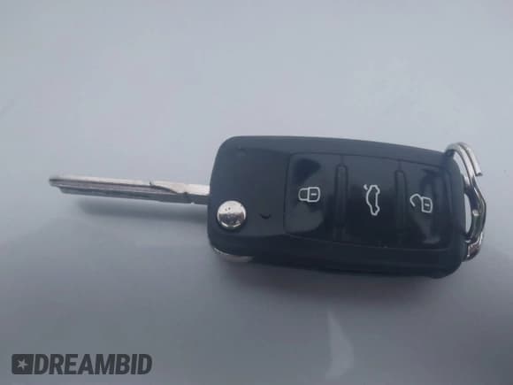 ✅ 2014 Volkswagen Passat S • VIN: 1VWAT7A34EC020977 • Lot: 43627467. Listed on IAAI with 152,678 mi. Free auction sales archive from the USA and detailed vehicle history report at DreamBid. Image 11.