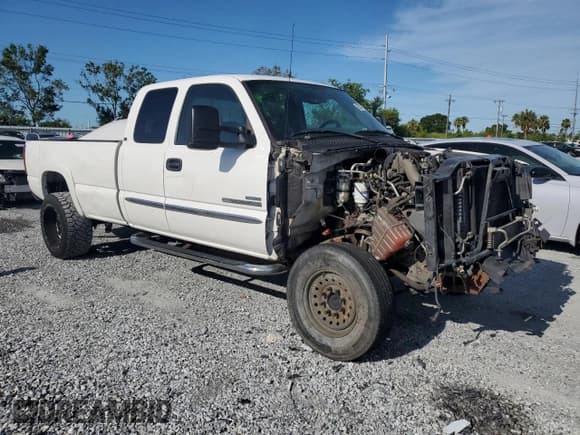 ✅ 2006 GMC Sierra 1500 • VIN: 1GTHC29D26E290202 • Lot: 62507155. Wystawiony na Copart z przebiegiem 201 161 mil. Bezpłatny archiwum sprzedaży aukcyjnych z USA i szczegółowy raport historii pojazdu na DreamBid. Zdjęcie 4.
