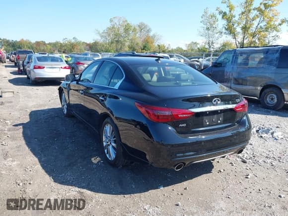✅ 2021 Infiniti Q50 Luxe • VIN: JN1EV7BR1MM756126 • Lot: 43313439. Listed on IAAI with 10,703 mi. Free auction sales archive from the USA and detailed vehicle history report at DreamBid. Image 3.