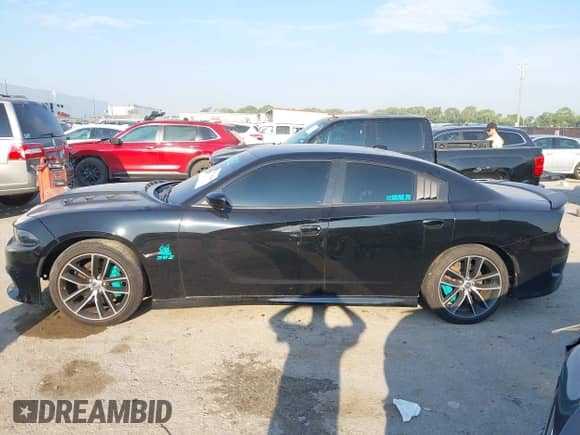 2016 Dodge Charger R/T Scat Pack с VIN 2C3CDXGJ8GH126495, выставлен на аукционе IAAI как лот 43202200 с пробегом 66 198 миль миль и . История ставок и продаж доступна на DreamBid. Изображение 14.