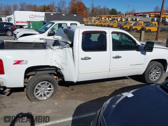 ✅ 2009 Chevrolet Silverado 1500 • VIN: 2GCEC23J691124353 • Лот: 43708786. Опубликован ранее на IAAI с пробегом 187 614 миль. Бесплатный доступ к архиву аукционных продаж из США и подробный отчёт об истории автомобиля на DreamBid. Изображение 13.
