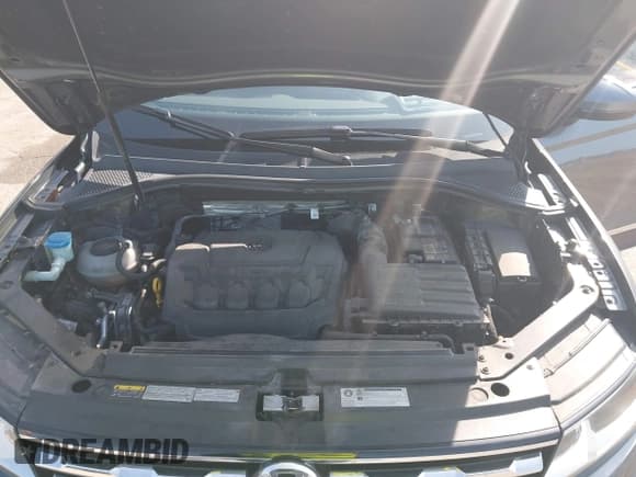 ✅ 2020 Volkswagen Tiguan SE • VIN: 3VV2B7AX4LM044125 • Lot: 43186177. Wystawiony na IAAI z przebiegiem 66 466 mil. Bezpłatny archiwum sprzedaży aukcyjnych z USA i szczegółowy raport historii pojazdu na DreamBid. Zdjęcie 10.