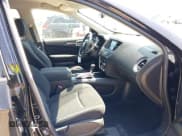 ✅ 2017 Nissan Pathfinder SL • VIN: 5N1DR2MM0HC623012 • Lot: 43207619. Wystawiony na IAAI z przebiegiem 136 006 mil. Bezpłatny archiwum sprzedaży aukcyjnych z USA i szczegółowy raport historii pojazdu na DreamBid. Zdjęcie 5.