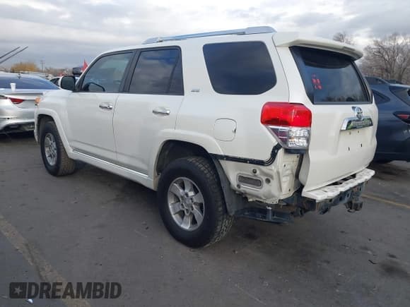 ✅ 2010 Toyota 4Runner SR5 • VIN: JTEBU5JR2A5007880 • Lot: 43704583. Listed on IAAI with 233,256 mi. Free auction sales archive from the USA and detailed vehicle history report at DreamBid. Image 3.