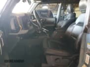 ✅ 2023 Ford Bronco • VIN: 1FMEE5DP3PLA85674 • Lot: 54697645. Wystawiony na Copart z przebiegiem 16 548 mil. Bezpłatny archiwum sprzedaży aukcyjnych z USA i szczegółowy raport historii pojazdu na DreamBid. Zdjęcie 7.