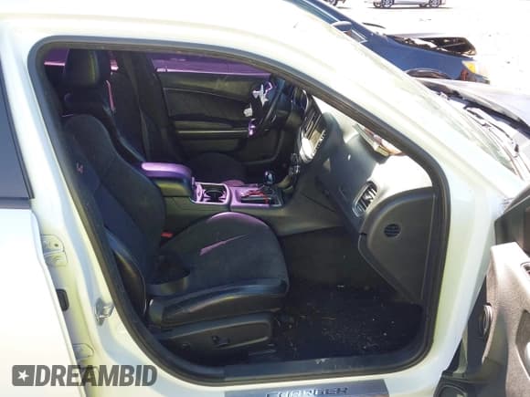 ✅ 2015 Dodge Charger Road/Track • VIN: 2C3CDXCT2FH825885 • Лот: 43447148. Опубликован ранее на IAAI с пробегом 136 130 миль. Бесплатный доступ к архиву аукционных продаж из США и подробный отчёт об истории автомобиля на DreamBid. Изображение 5.