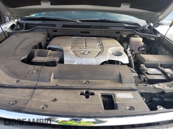 ✅ 2015 Lexus LX 570 • VIN: JTJHY7AX3F4185269 • Lot: 42702070. Wystawiony na IAAI z przebiegiem 121 491 mil. Bezpłatny archiwum sprzedaży aukcyjnych z USA i szczegółowy raport historii pojazdu na DreamBid. Zdjęcie 10.