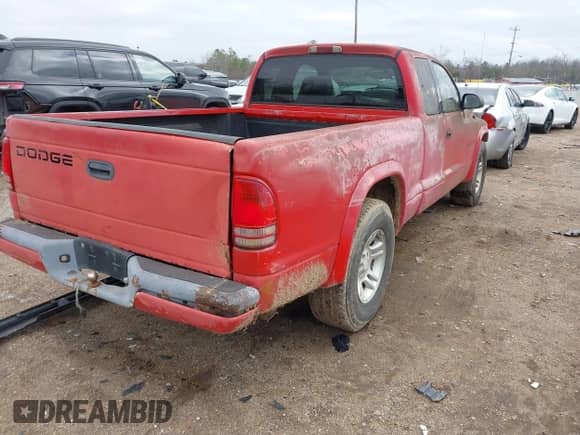 2002 Dodge Dakota Sport z VIN 1B7GL32XX2S558947, wystawiony jako IAAI lot #41538339 z przebiegiem 126 150 mil mil oraz . Historia ofert i sprzedaży dostępna na DreamBid. Obrazek 4.